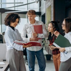 Navegando la Evolución Empresarial Cambiando la Estructura de Empresas en Estados Unidos con Anne Services
